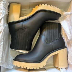 Dolce Vita Black Leather Heeled Chelsea Boots with Tan Lug Sole